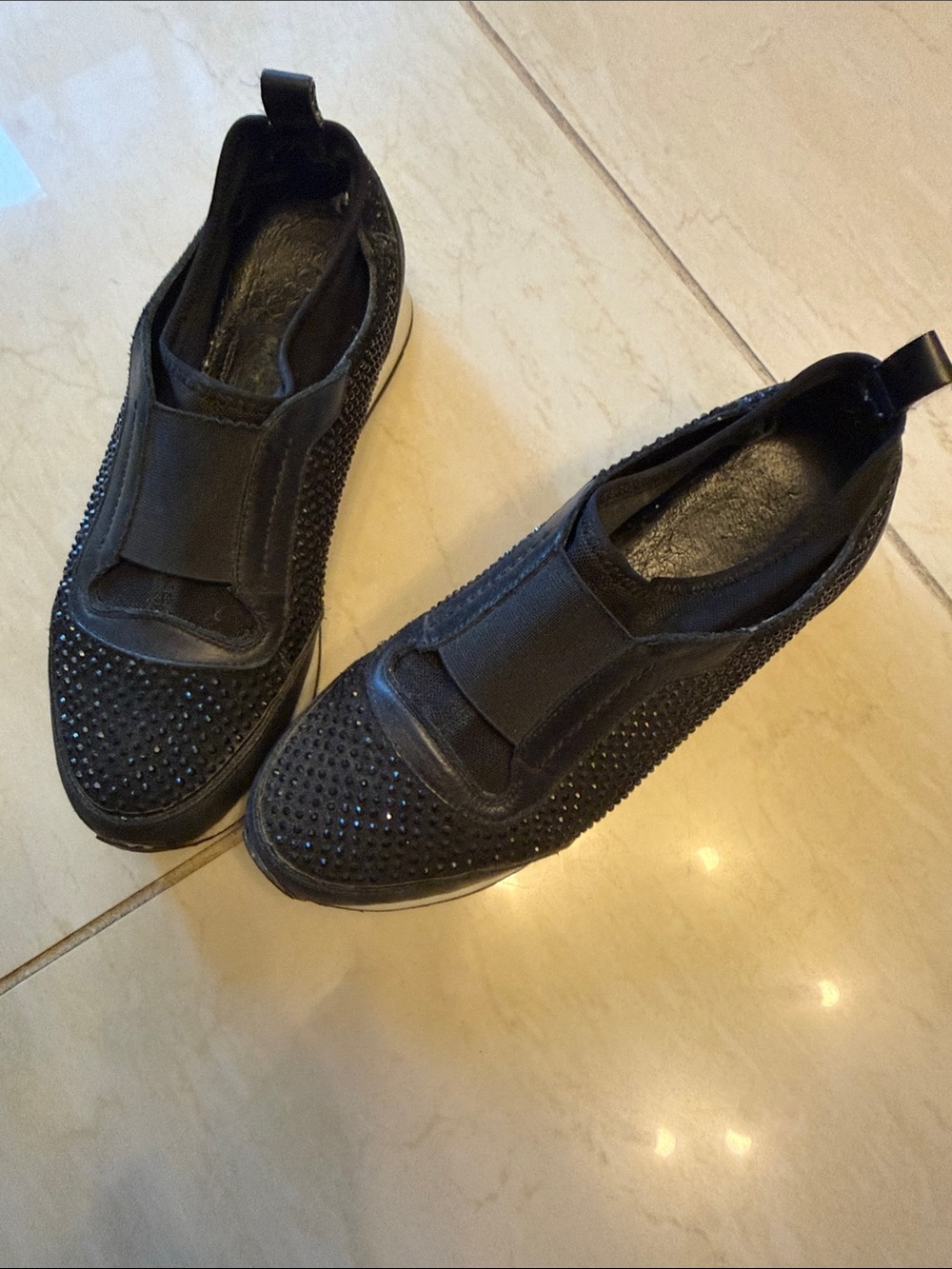 Donald J Pliner slip on crystal sneaker 5.5